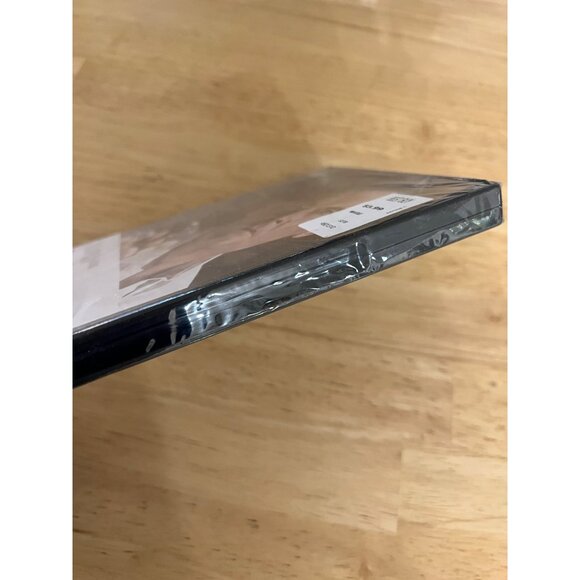 The Man With The Golden Gun 1974 DVD Roger Moore Action Adventure Pre-Owned - Picture 3 of 4